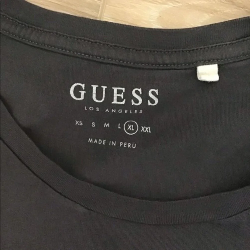 Guess Tiger Graphic Tee XL - Picture 5 of 5